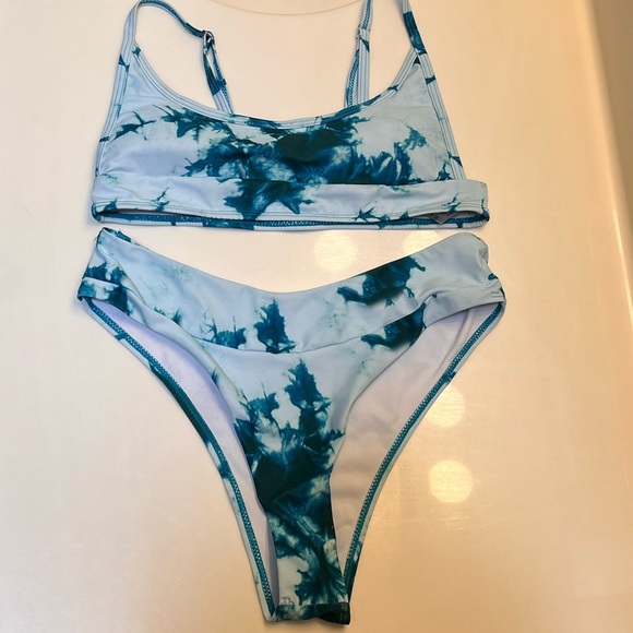 Shein Bikini - Picture 1 of 3